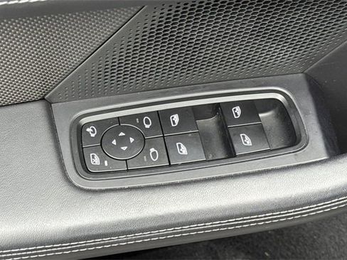 Used 2022 Porsche Taycan GTS image 12