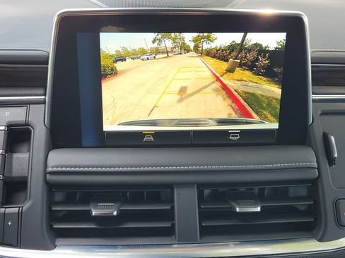 Used 2023 Chevrolet Tahoe Premier RWD image 18