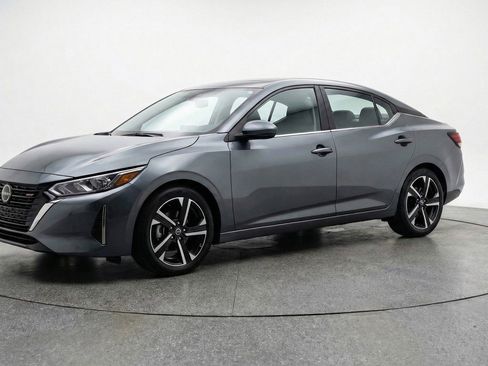 Used 2025 Nissan Sentra SV FWD image 3