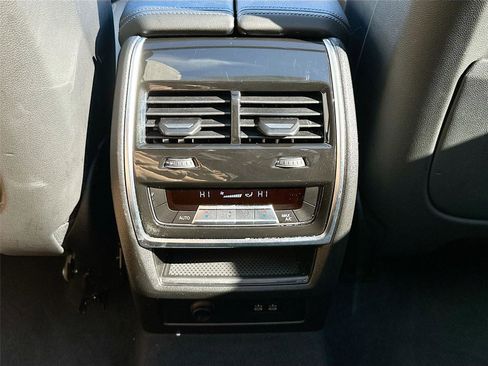 Certified 2024 BMW X7 xDrive40i w/ Premium Package image 27