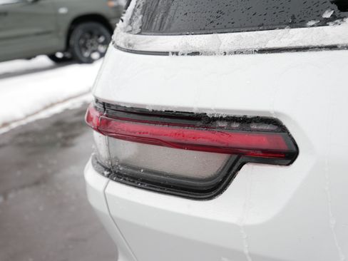 Used 2021 Jeep Grand Cherokee L Limited image 17