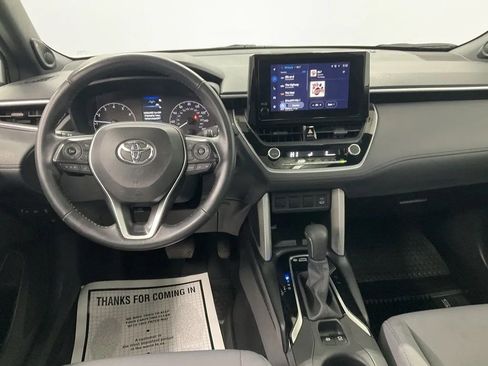 Used 2024 Toyota Corolla Cross AWD Hybrid w/ Moonroof Package image 19