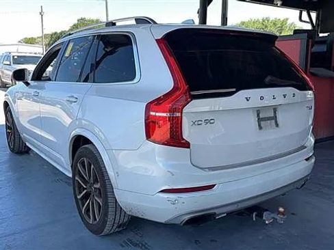 Used 2016 Volvo XC90 T6 Momentum w/ Momentum Plus Package AWD/4WD image 2