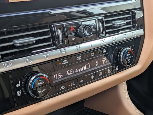 New 2026 Nissan Pathfinder Platinum image 21