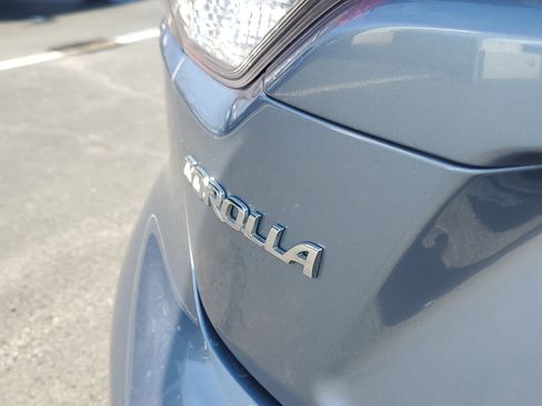 Used 2022 Toyota Corolla LE image 6