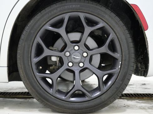 Used 2020 Chrysler 300 S image 10