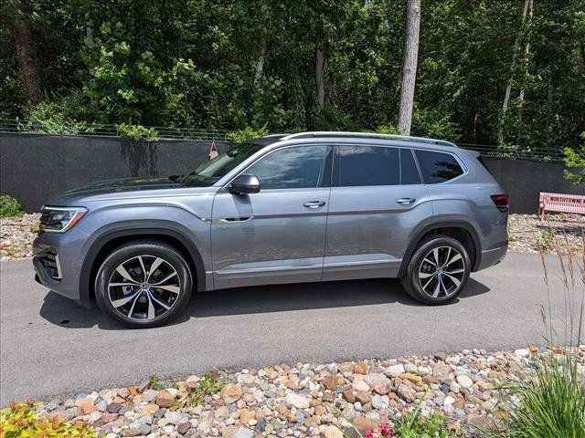 Certified 2025 Volkswagen Atlas SEL Premium R-Line AWD/4WD image 2
