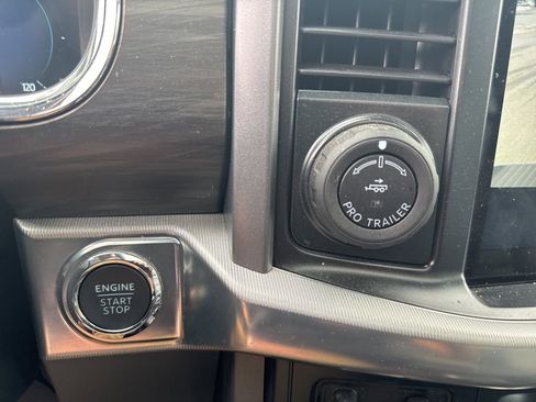 Used 2025 Ford F150 Lariat w/ Equipment Group 501A Mid image 22