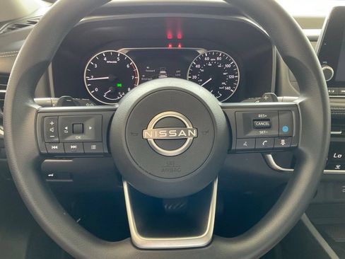 Used 2024 Nissan Rogue SV AWD/4WD image 12