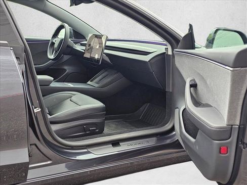 Used 2026 Tesla Model 3 RWD image 13