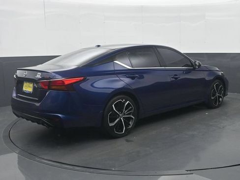 Used 2024 Nissan Altima 2.5 SR FWD image 7