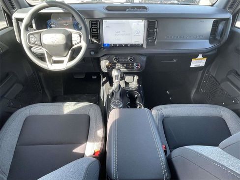 New 2025 Ford Bronco 4-Door image 24