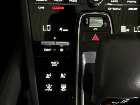 Used 2022 Porsche Cayenne GTS AWD/4WD image 50