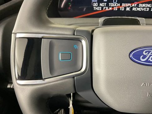 New 2025 Ford Expedition Active image 25