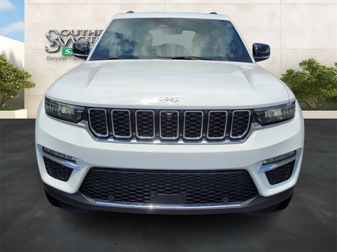 New 2024 Jeep Grand Cherokee Limited w/ Luxury Tech Group II AWD/4WD image 8