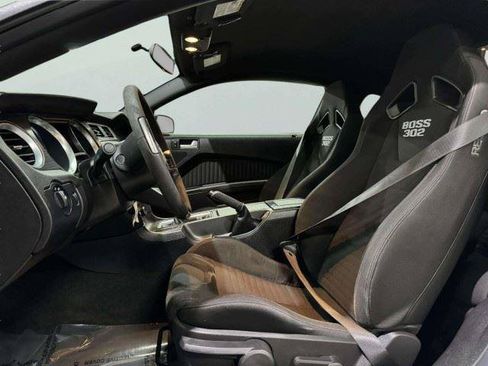 Used 2013 Ford Mustang Boss 302 w/ Boss 302 Accessory Pkg RWD image 33