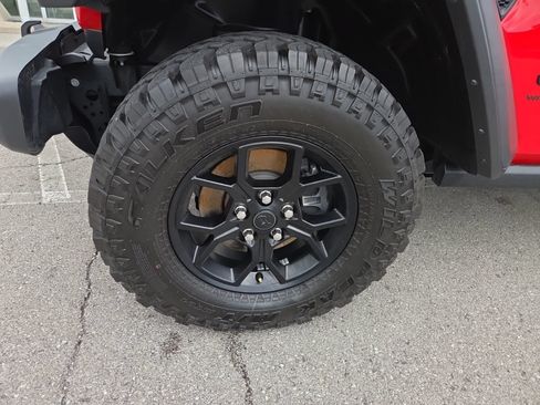 Used 2025 Jeep Wrangler Sport AWD/4WD image 15
