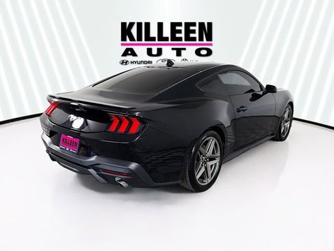 Used 2025 Ford Mustang Premium RWD image 7