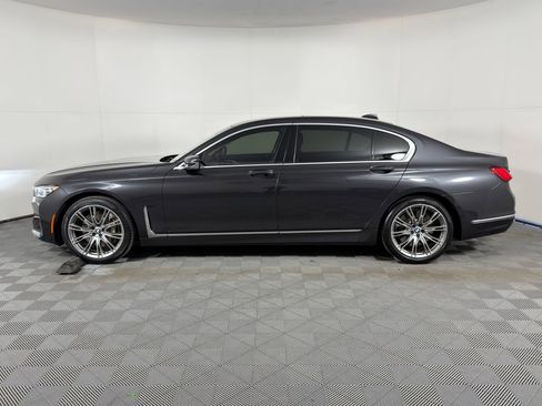 Used 2020 BMW 750i xDrive w/ Cold Weather Package image 2