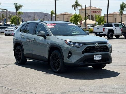 Used 2022 Toyota RAV4 XLE Premium FWD image 3