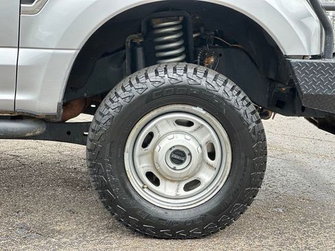 Used 2022 Ford F250 XL w/ Power Equipment Group AWD/4WD image 27