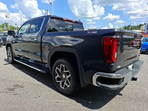 Used 2022 GMC Sierra 1500 SLT w/ SLT Premium Plus Package AWD/4WD image 5
