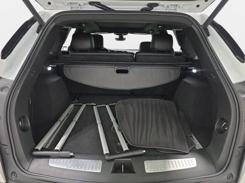 Certified 2022 Cadillac XT5 Premium Luxury w/ Technology Package AWD/4WD image 29