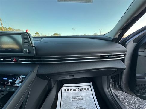Used 2023 Hyundai Elantra Blue image 16