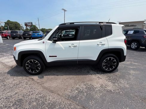 Used 2023 Jeep Renegade Trailhawk AWD/4WD image 6
