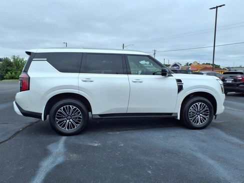 Used 2025 Nissan Armada SL w/ Captain's Chari Seat Package image 26