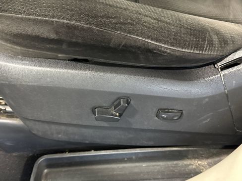 Used 2012 Dodge Grand Caravan Crew FWD image 21
