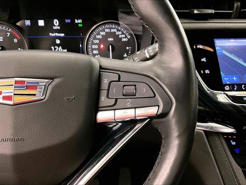 Used 2023 Cadillac XT6 Premium Luxury w/ Technology Package AWD/4WD image 28