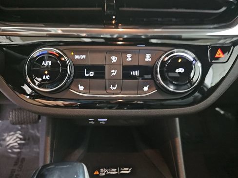 Used 2025 Buick Envista Sport Touring w/ Convenience I Package FWD image 26