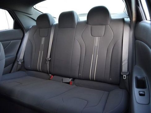 Used 2023 Hyundai Elantra SEL w/ Convenience Package image 21