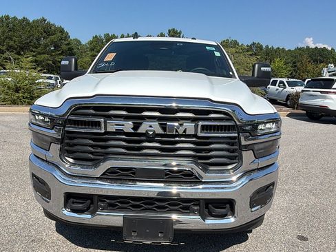 Used 2026 RAM 2500 Big Horn AWD/4WD image 3