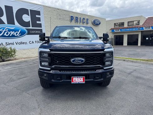 Used 2023 Ford F250 Lariat w/ Sport Appearance Package AWD/4WD image 2