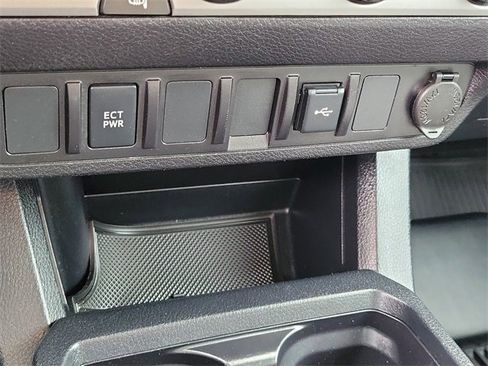 Used 2021 Toyota Tacoma SR5 image 10