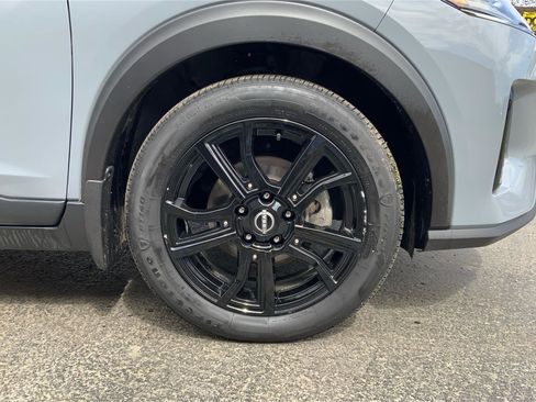 Used 2024 Nissan Kicks SR w/ SR Premium Package FWD image 25