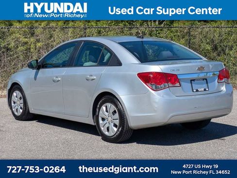 Used 2014 Chevrolet Cruze LS image 16