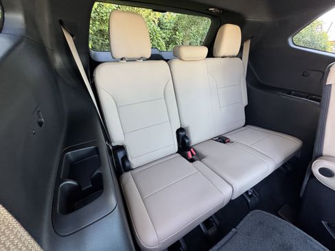 Used 2026 Buick Enclave Preferred w/ Power Package FWD image 19