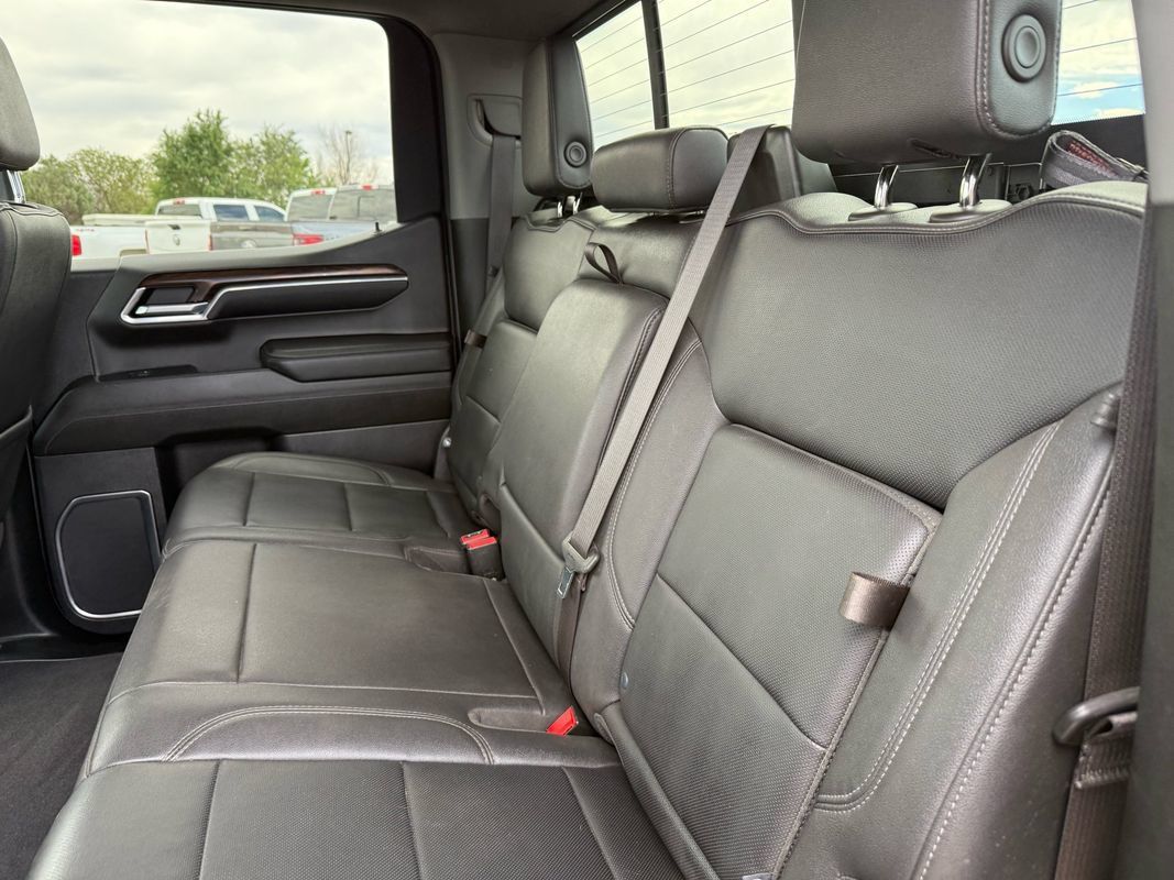 Used 2023 GMC Sierra 1500 SLT w/ SLT Premium Package AWD/4WD image 22