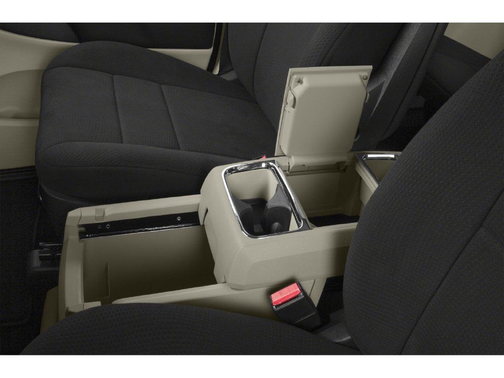 Used 2015 Dodge Grand Caravan American Value Package FWD image 11