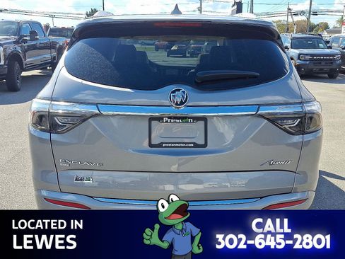 Used 2023 Buick Enclave Avenir w/ Avenir Technology Package image 9