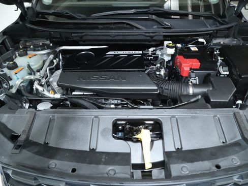 Used 2023 Nissan Rogue SV image 37