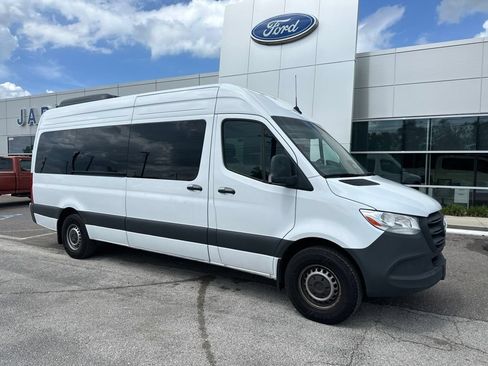 Used 2025 Mercedes-Benz Sprinter 2500 image 15