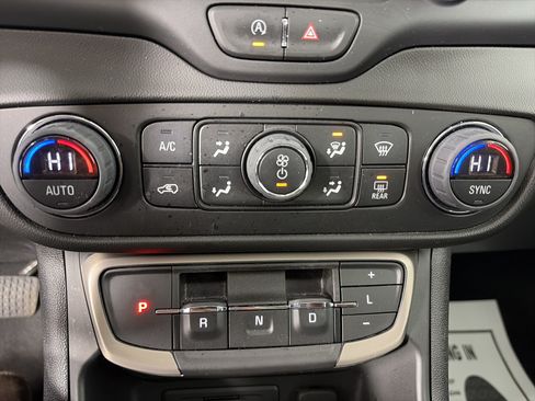 Used 2023 GMC Terrain Denali AWD/4WD image 27