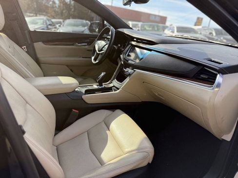 Used 2017 Cadillac XT5 Premium Luxury AWD/4WD image 15