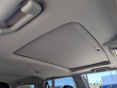 Used 2017 Toyota 4Runner SR5 Premium image 10