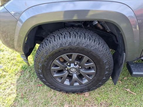 Used 2021 Toyota Tacoma SR5 image 11