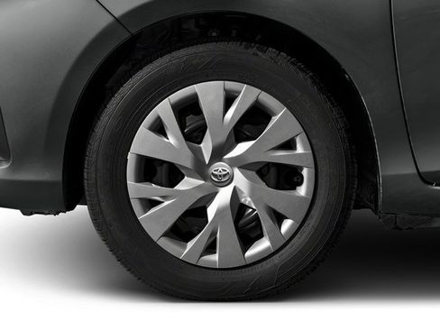 Used 2018 Toyota Yaris L FWD image 11